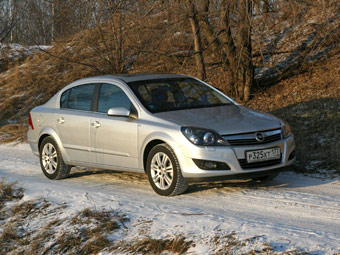 Opel Astra Sedan.  .