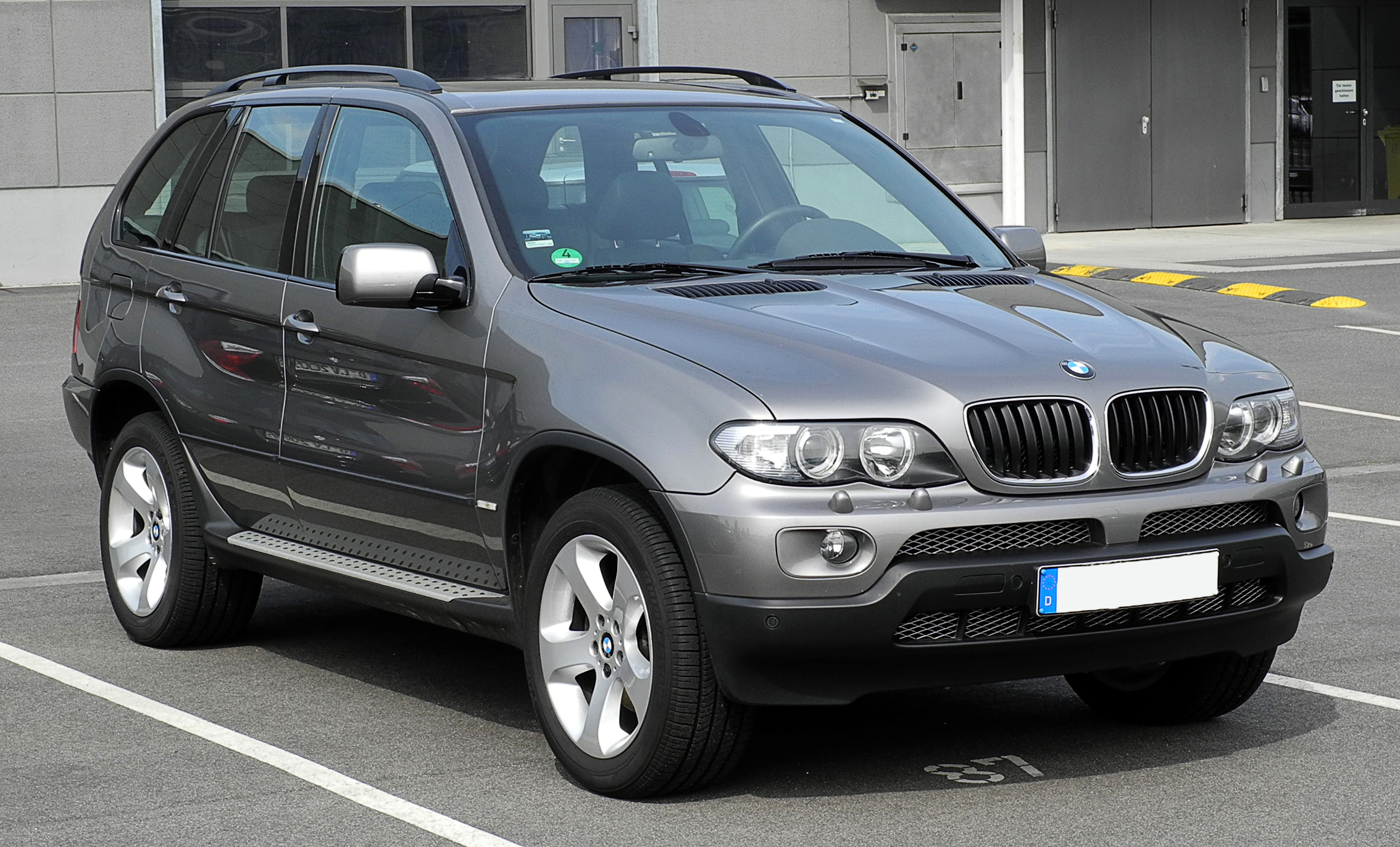 BMW X5 (E53, Facelift) %E2%80%93 Frontansicht, 12. Juni 2011, D%C3%BCsseldorf