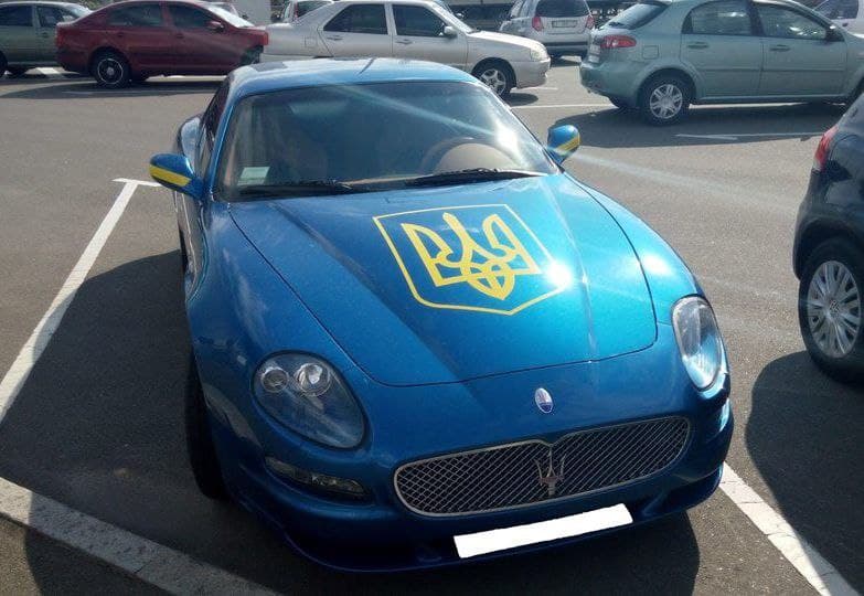 30 лет независимости Украины: фото самых патриотичных авто 4