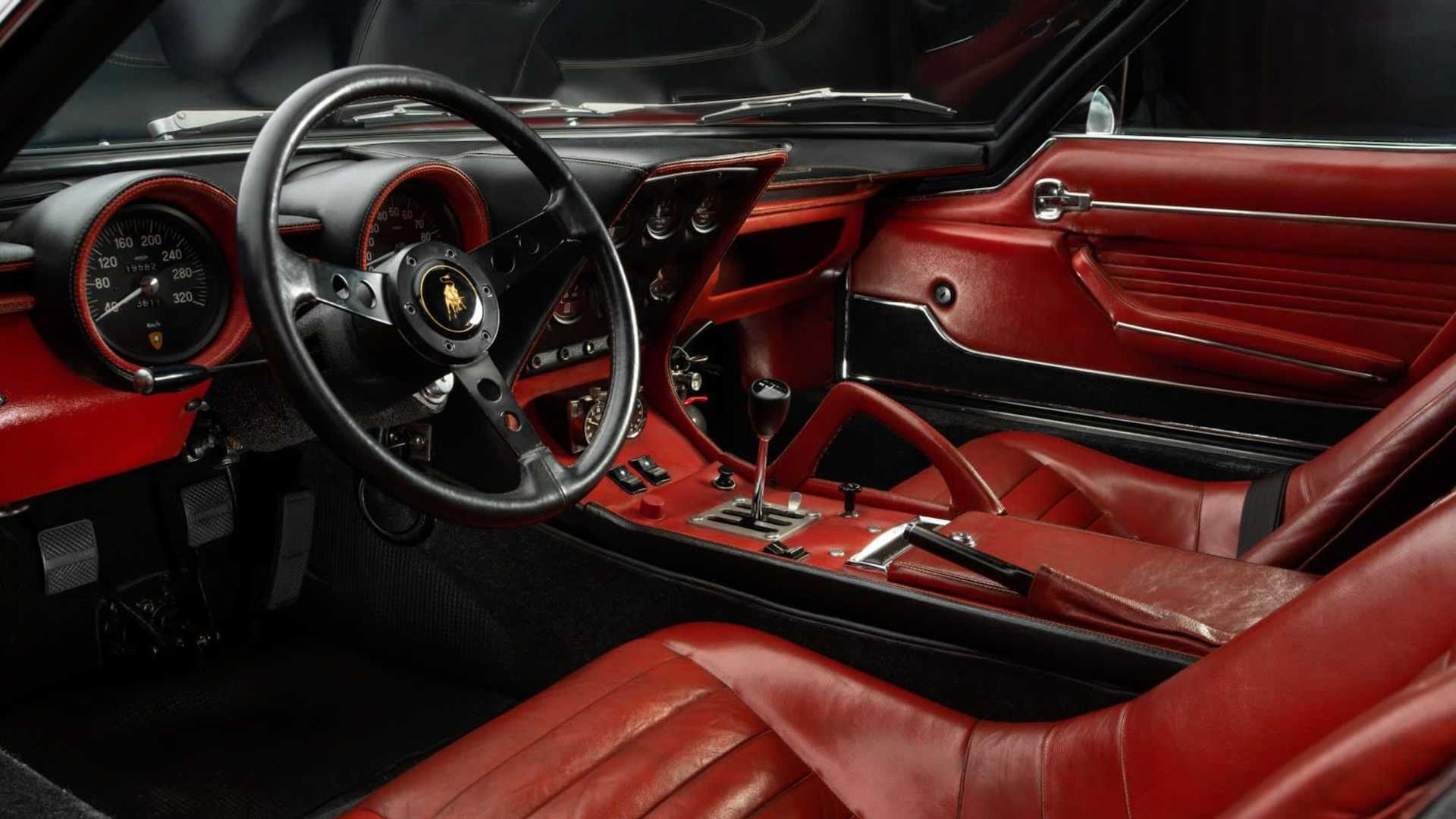 Салон Lamborghini Miura SV/J