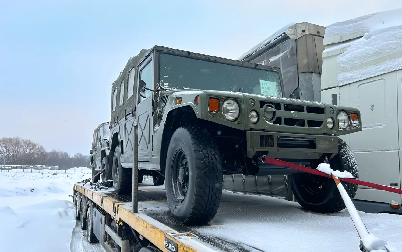 Украина: Сили оборони отримали від Японії армійську Toyota HMV
